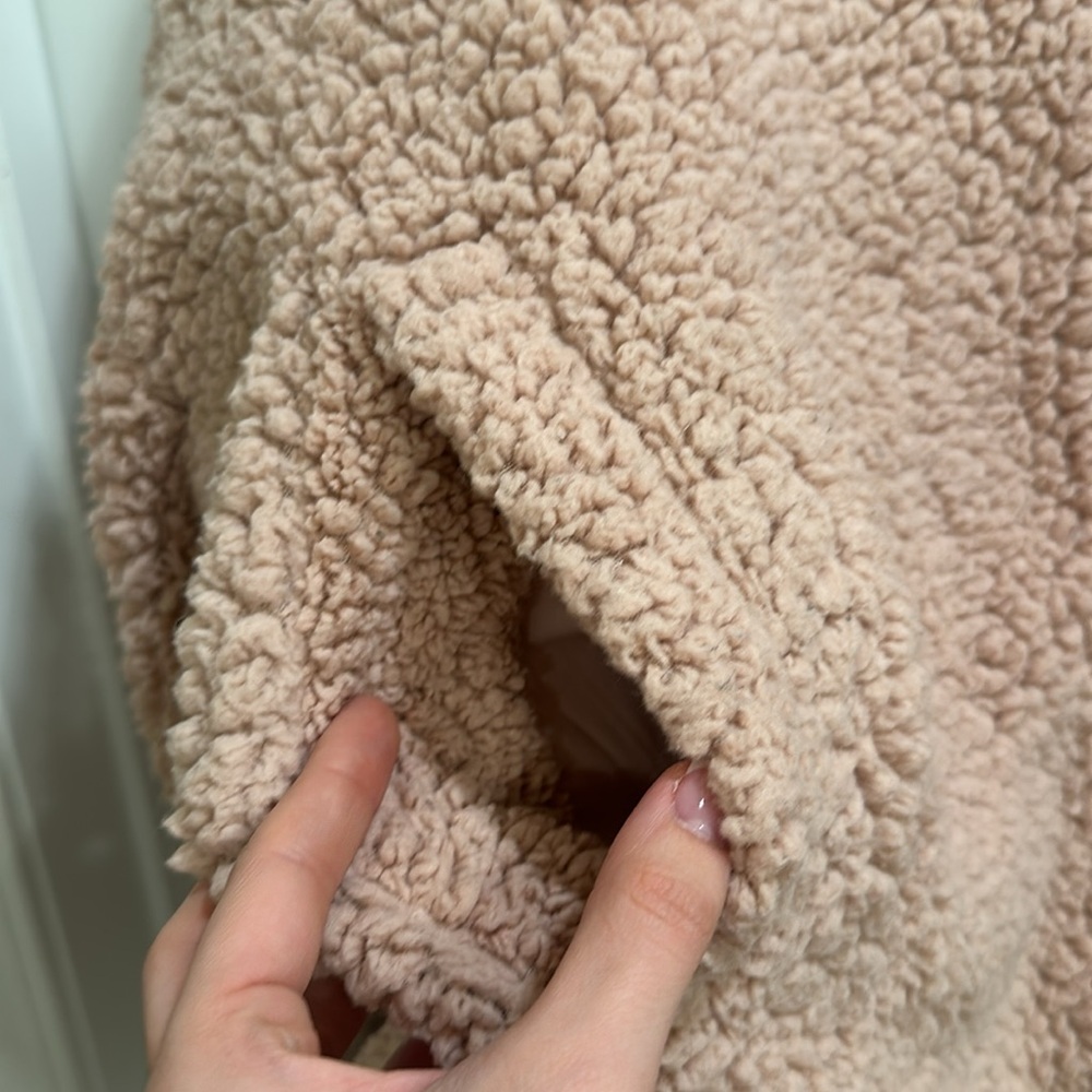 ✨Urban Outfitters Teddy 🧸 Sherpa✨ - Picture 4 of 6